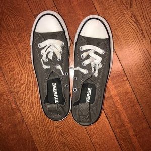Low top converse with stretchy back